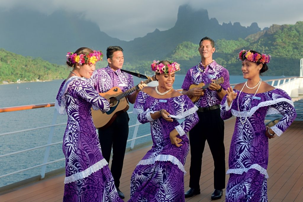 polynesian culture tahiti cruise